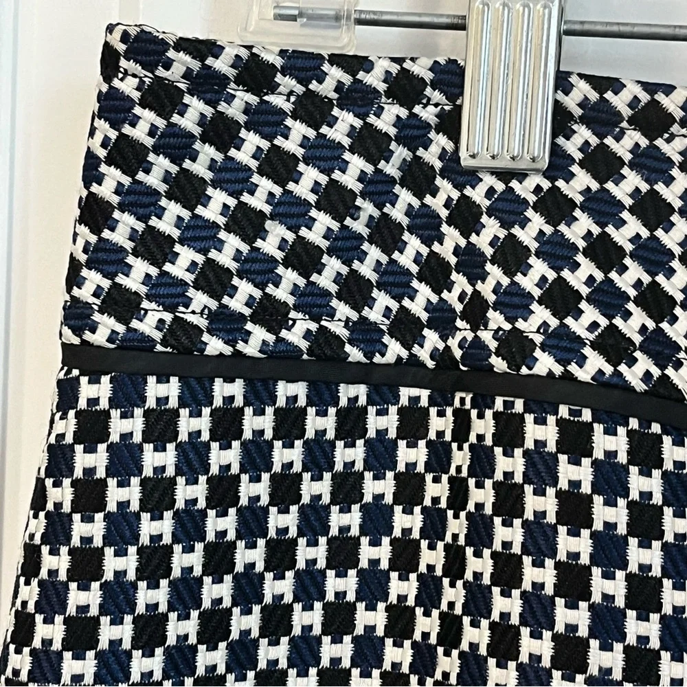 Ann Taylor Women's Black and Blue Plaid Pencil Office Skirt Size 10-Fall Winter - Picture 3 of 12